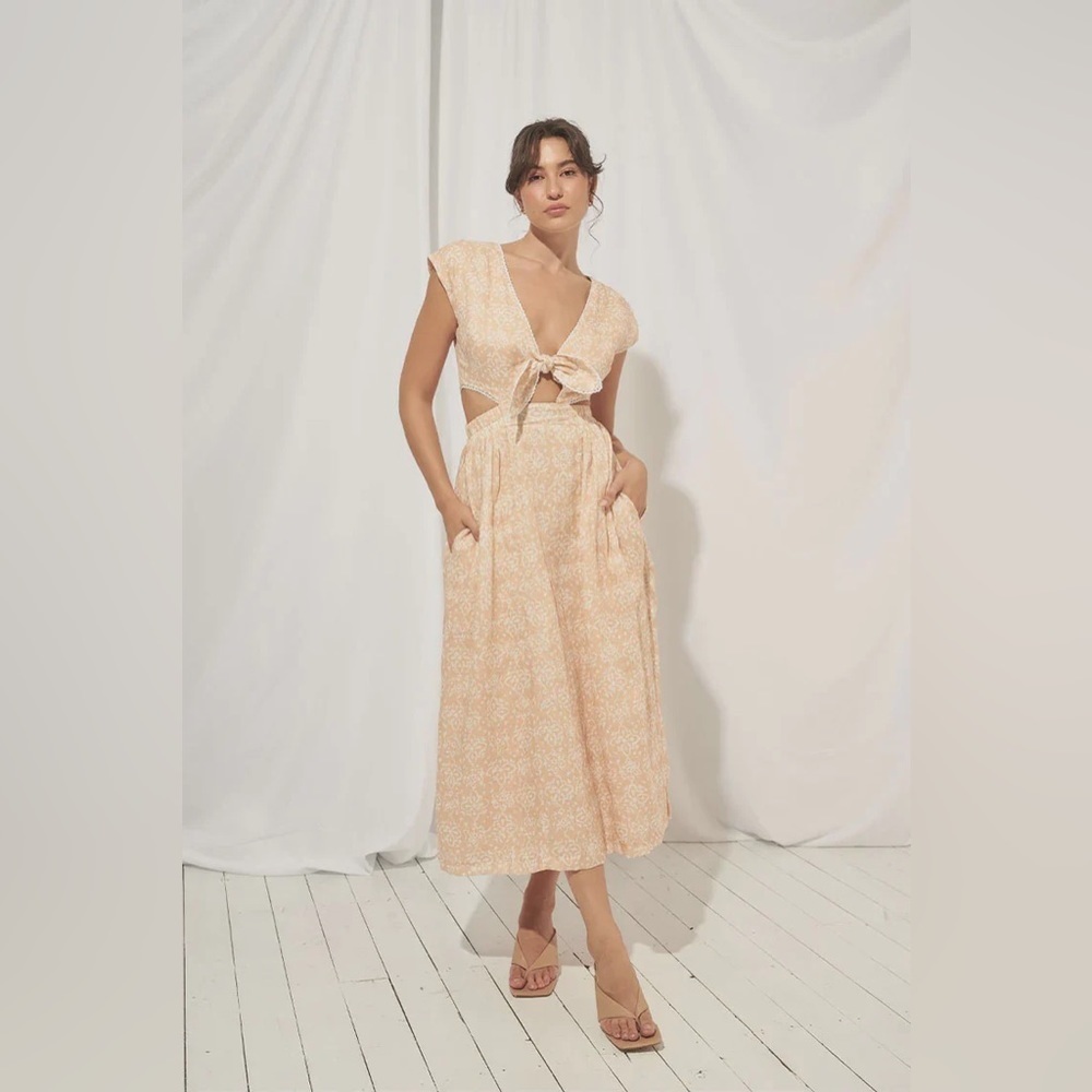 Mon Renn Havana Cut Out Midi Dress Crochet Print